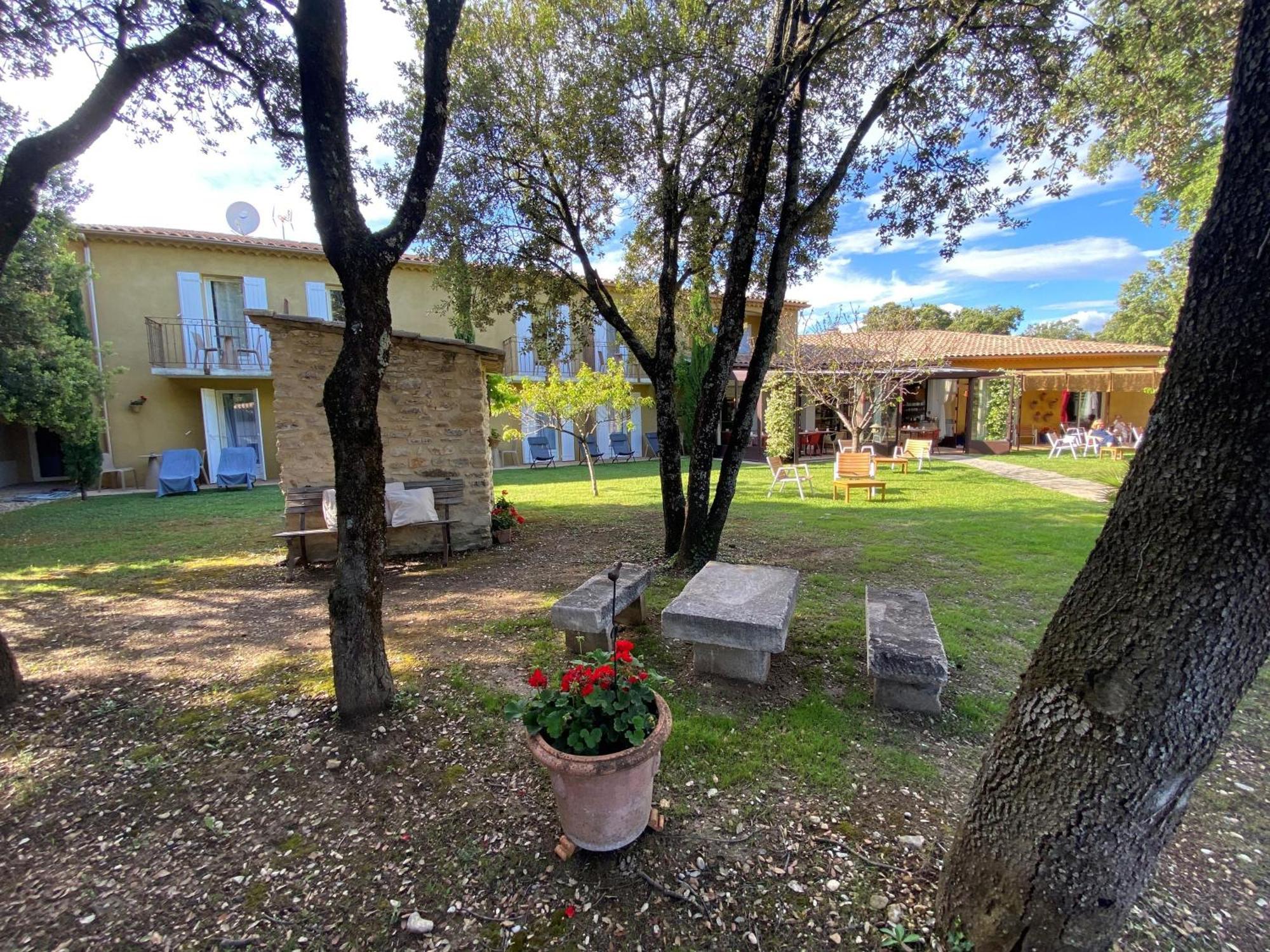 Logis La Bastide De Grignan Hotel & Restaurant "La Chenaie" Exteriér fotografie