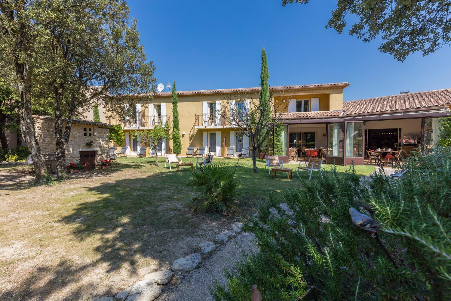 Logis La Bastide De Grignan Hotel & Restaurant "La Chenaie" Exteriér fotografie