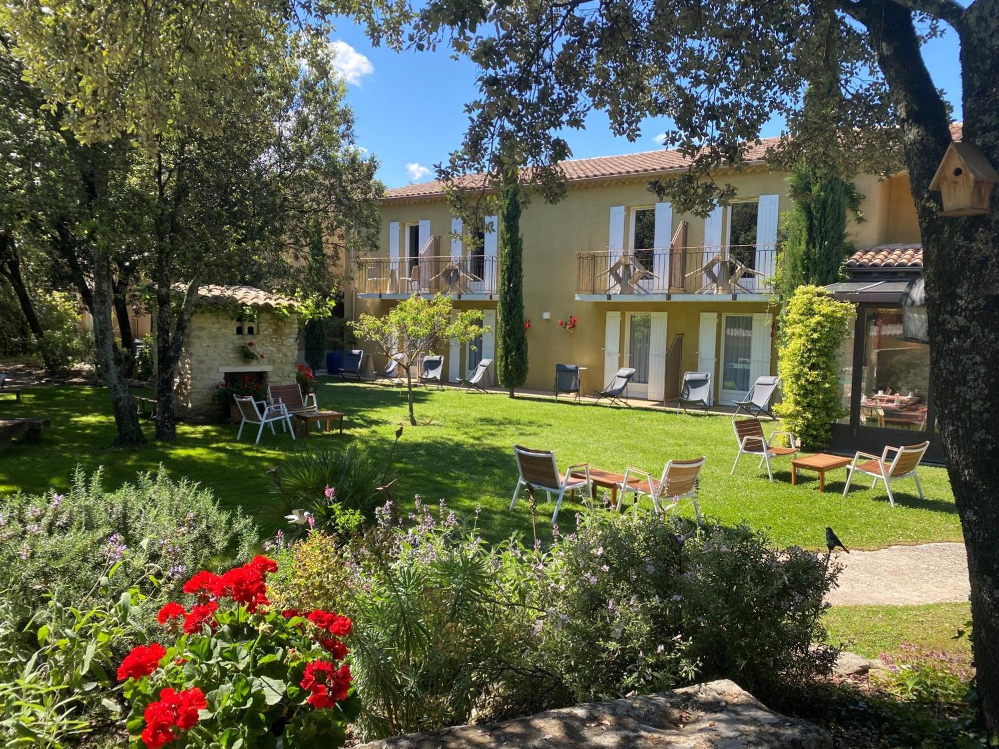 Logis La Bastide De Grignan Hotel & Restaurant "La Chenaie" Exteriér fotografie